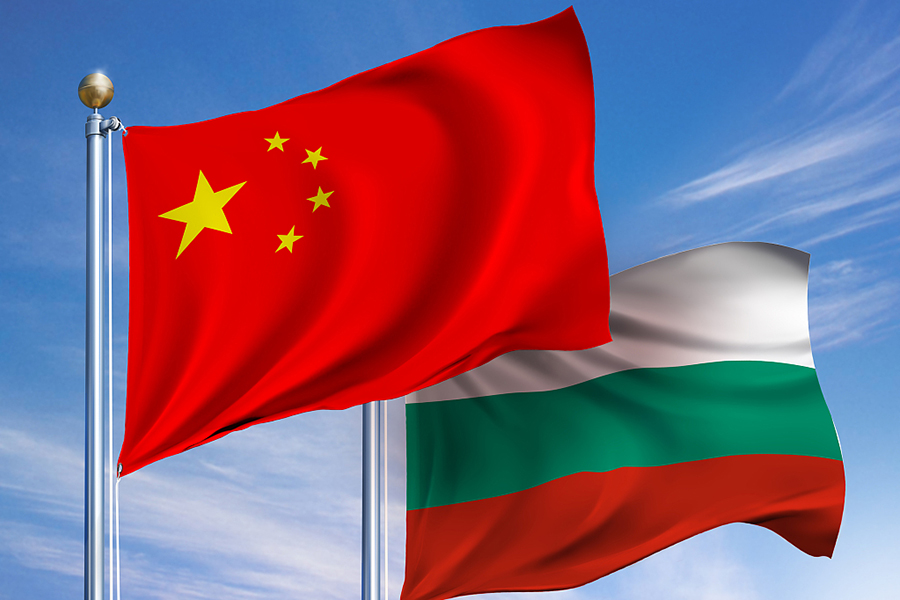флаговете на Китай и българия