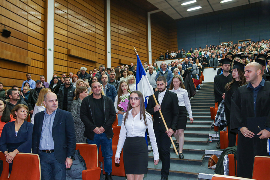 внасяне на знамето на МК