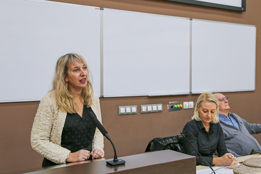 проф. Сиджимова представя сборника