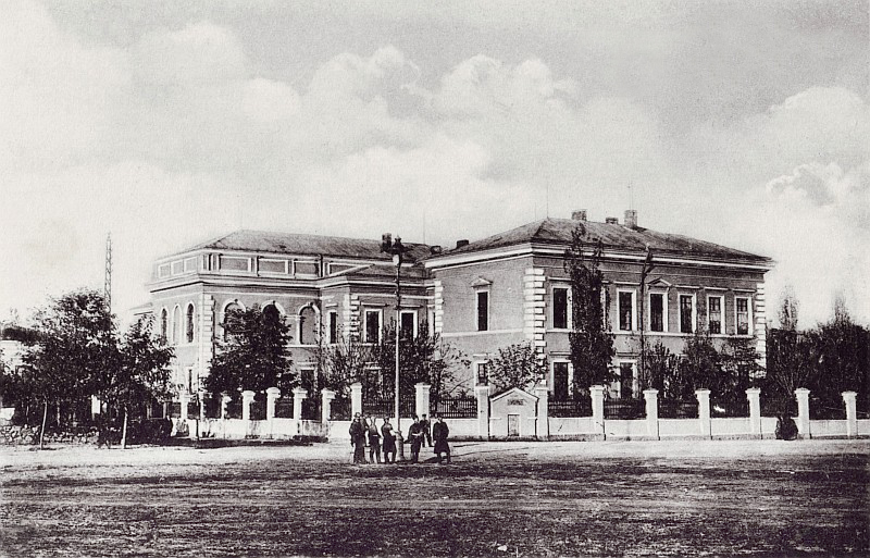 Предклиничен учебен център на Мудицински факултет. (Бившата Първа мъжка гимназия на ул. Дунав 2)