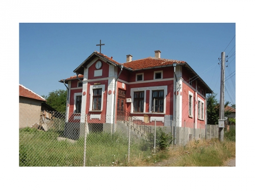 Къщата на семейство Георгиеви в село Дългоделци. Днес домът е превърнат в протестантски храм.